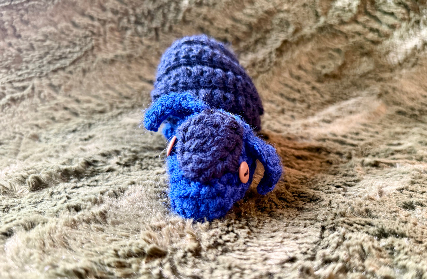Small Blue Armadillo: Crochet